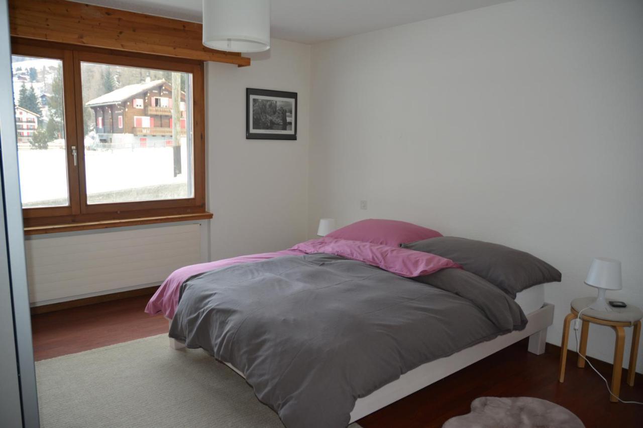 Апартаменты Haus Valaisia - Randa Bei Zermatt Экстерьер фото